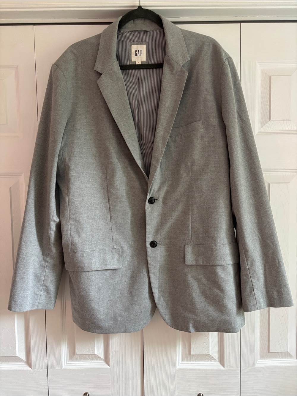GAP Men's Light Gray Two-Button Blazer